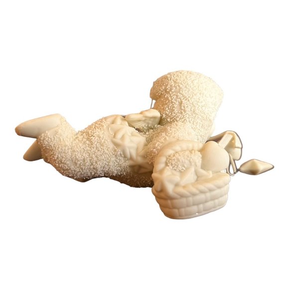 Dept 56 Snowbabies Flying Angel WITH BASKET OF STARS Ornament Porcelain Figurine - Picture 2 of 7